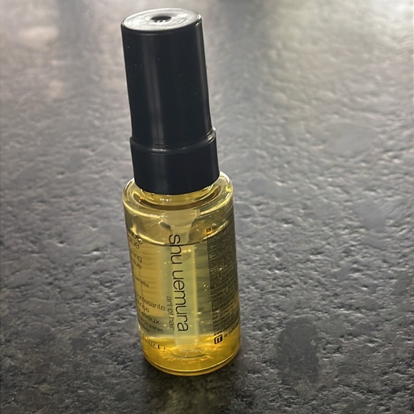 Shu Uemura essence absolue nourishing protective hair oil add shine tame frizz - Picture 10 of 10